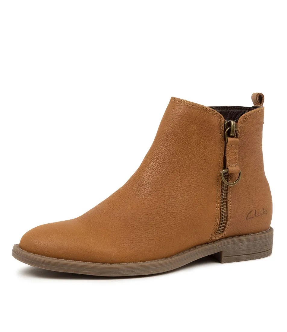 CLARKS Wanda Ii Jnr Tan