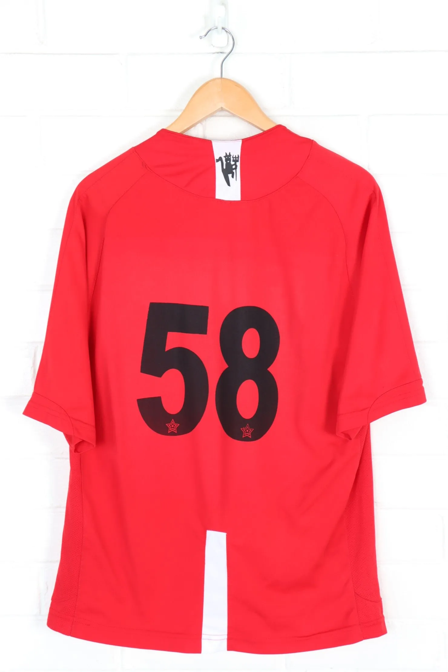 MANCHESTER UNITED AIG #58 Red Soccer Jersey (L)