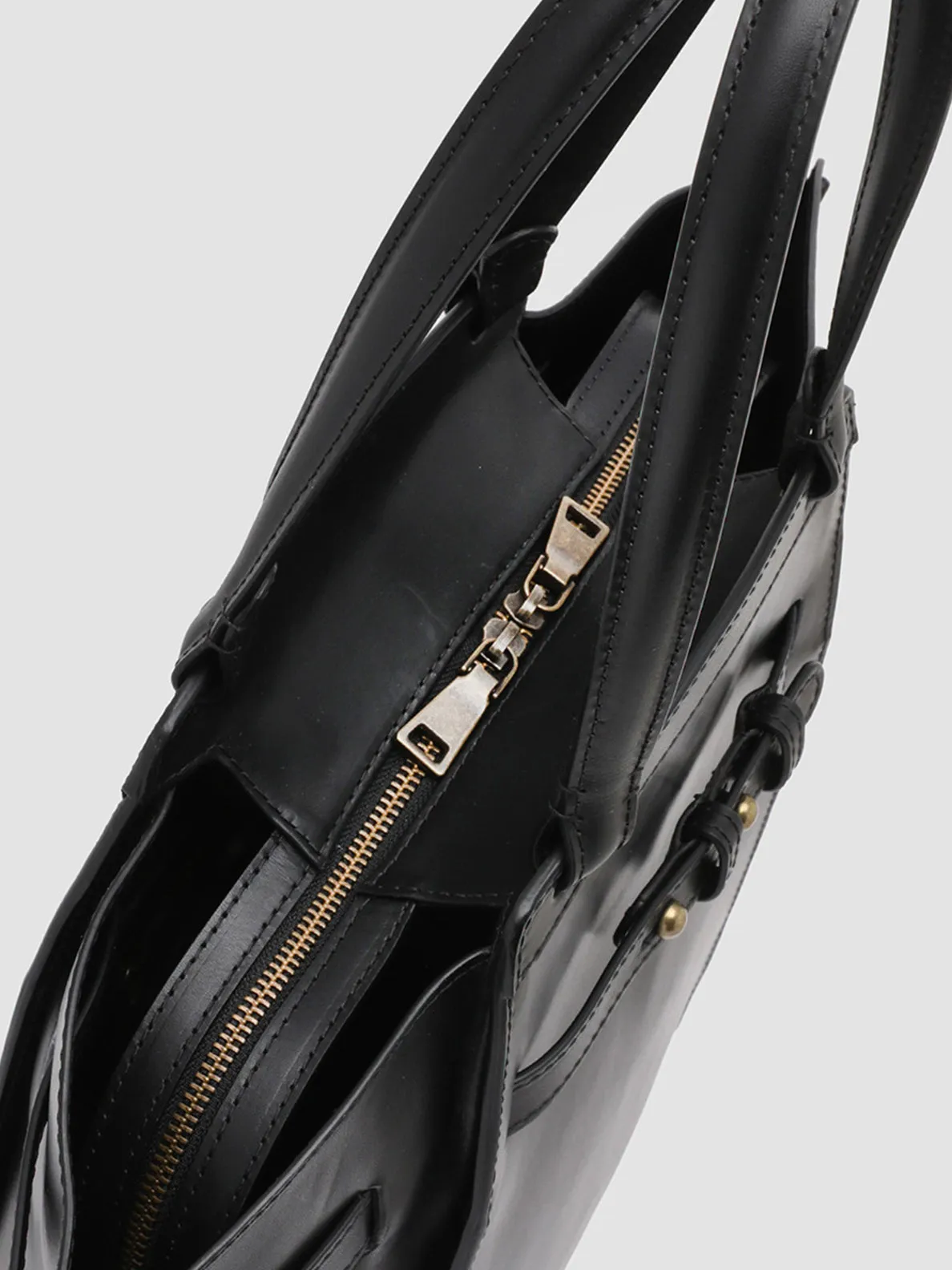 SADDLE 02 - Black Leather Shoulder Bag