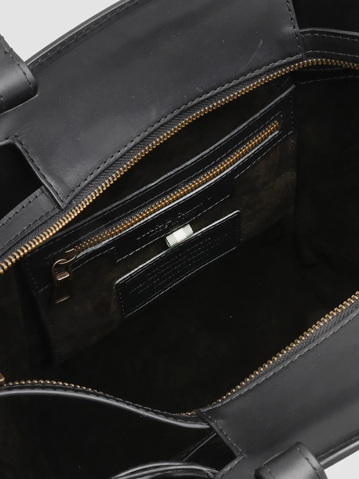 SADDLE 02 - Black Leather Shoulder Bag