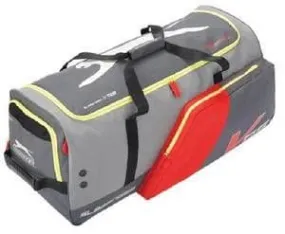 Slazenger V95 County Cricket Wheelie Kit Bag