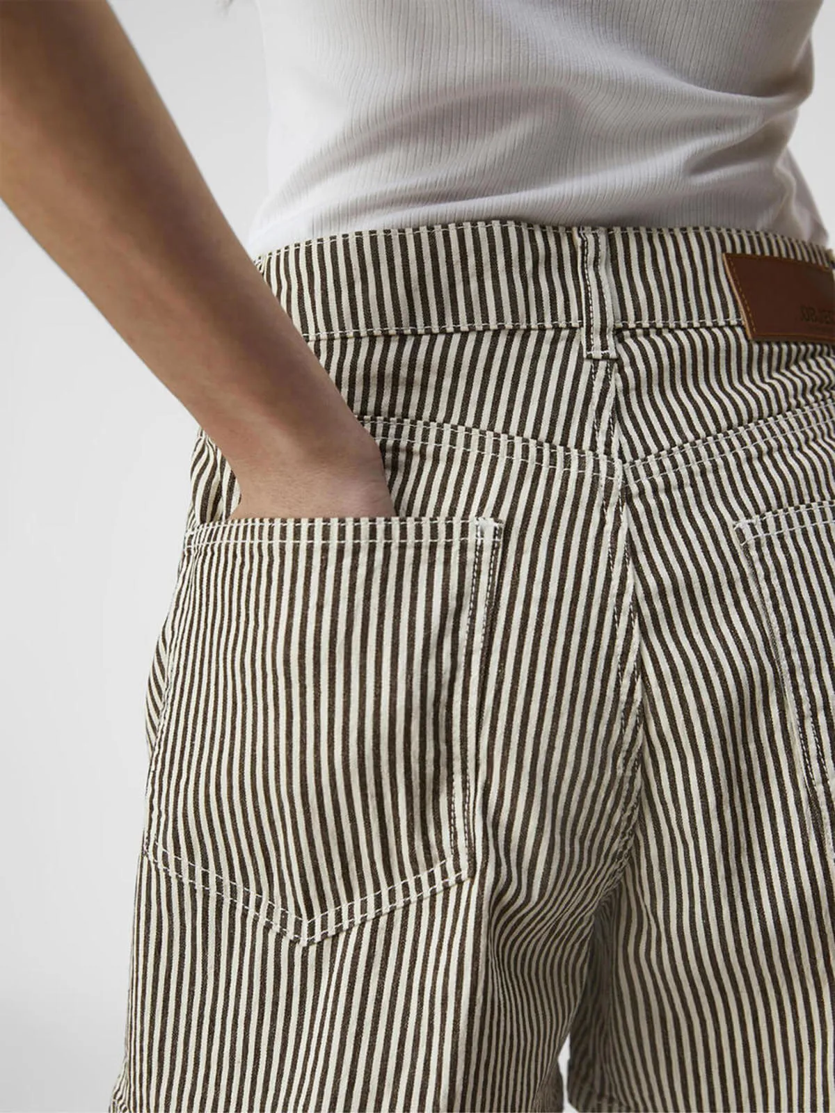 Sola Twill Shorts - Sandshell